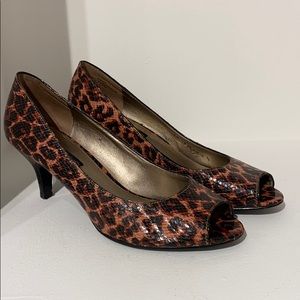Leopard Pumps